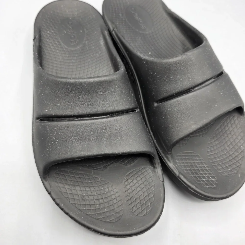 OOFOS OOAHH Sandals Womens 9 Black Recovery Slides Comfort Cushion Shoes Mens‎ 7
